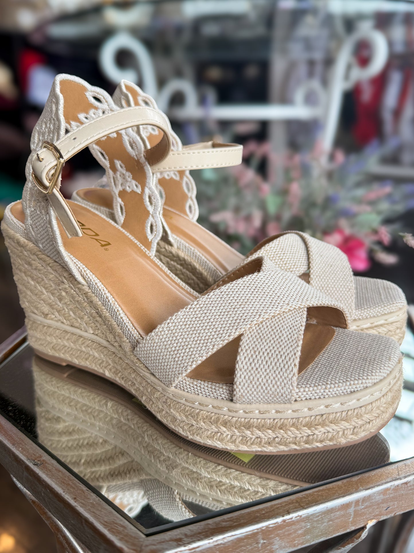 The Lilly Wedge